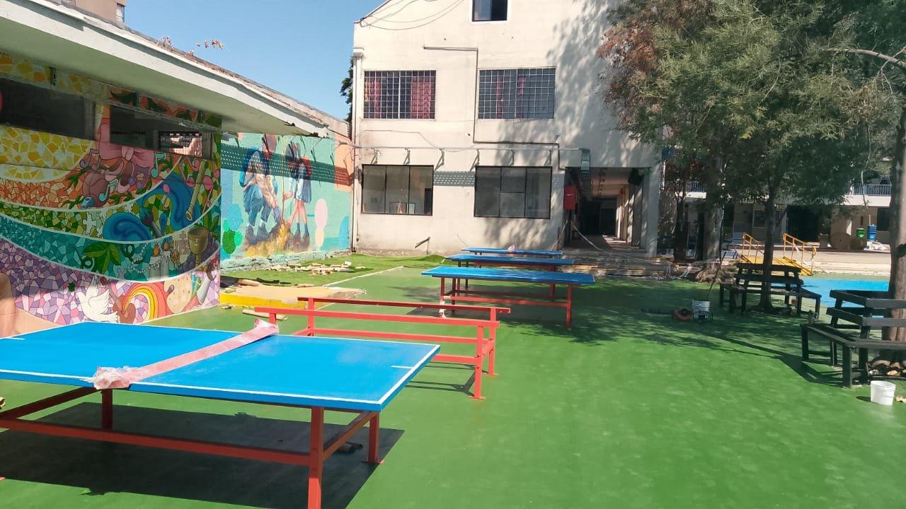 Patio educativo intervenido por Fundación Impacto
