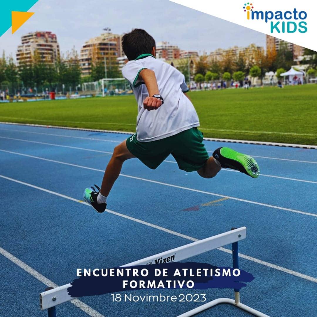 Voluntarios acompañando actividad deportiva de Fundación IMPACTO